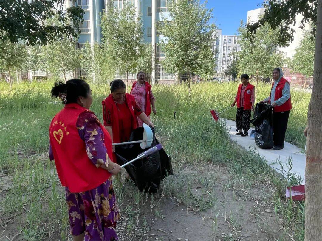 【志愿服务】若羌镇：志愿“红”点亮环境“美” 居民携手共建清洁家园
